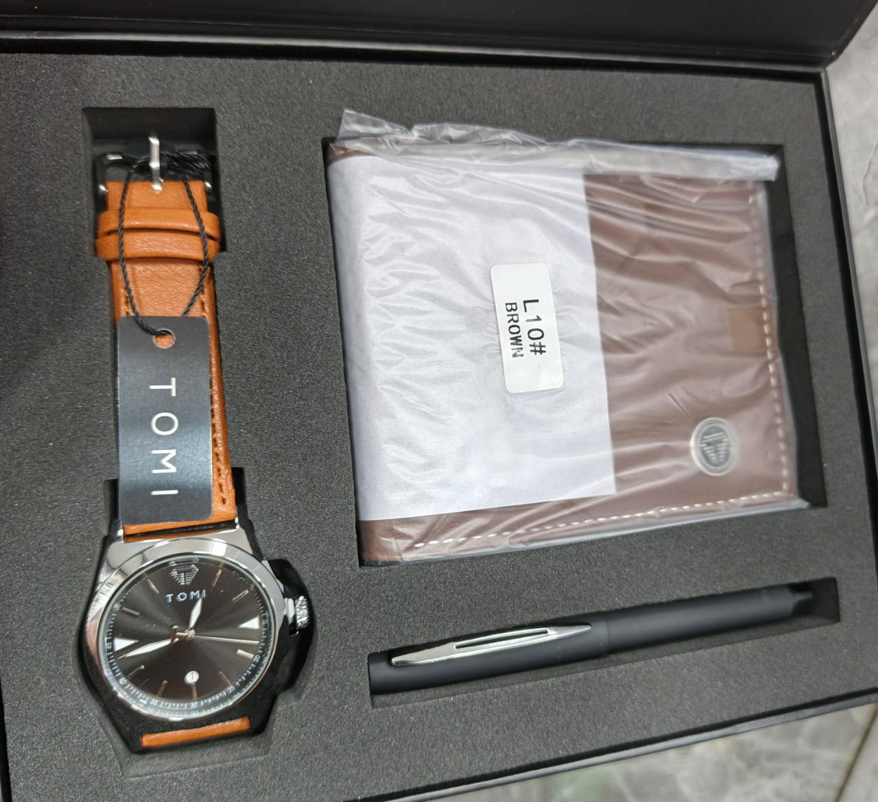 To-mi T-041 Business Watch Date Quartz With Gift Box